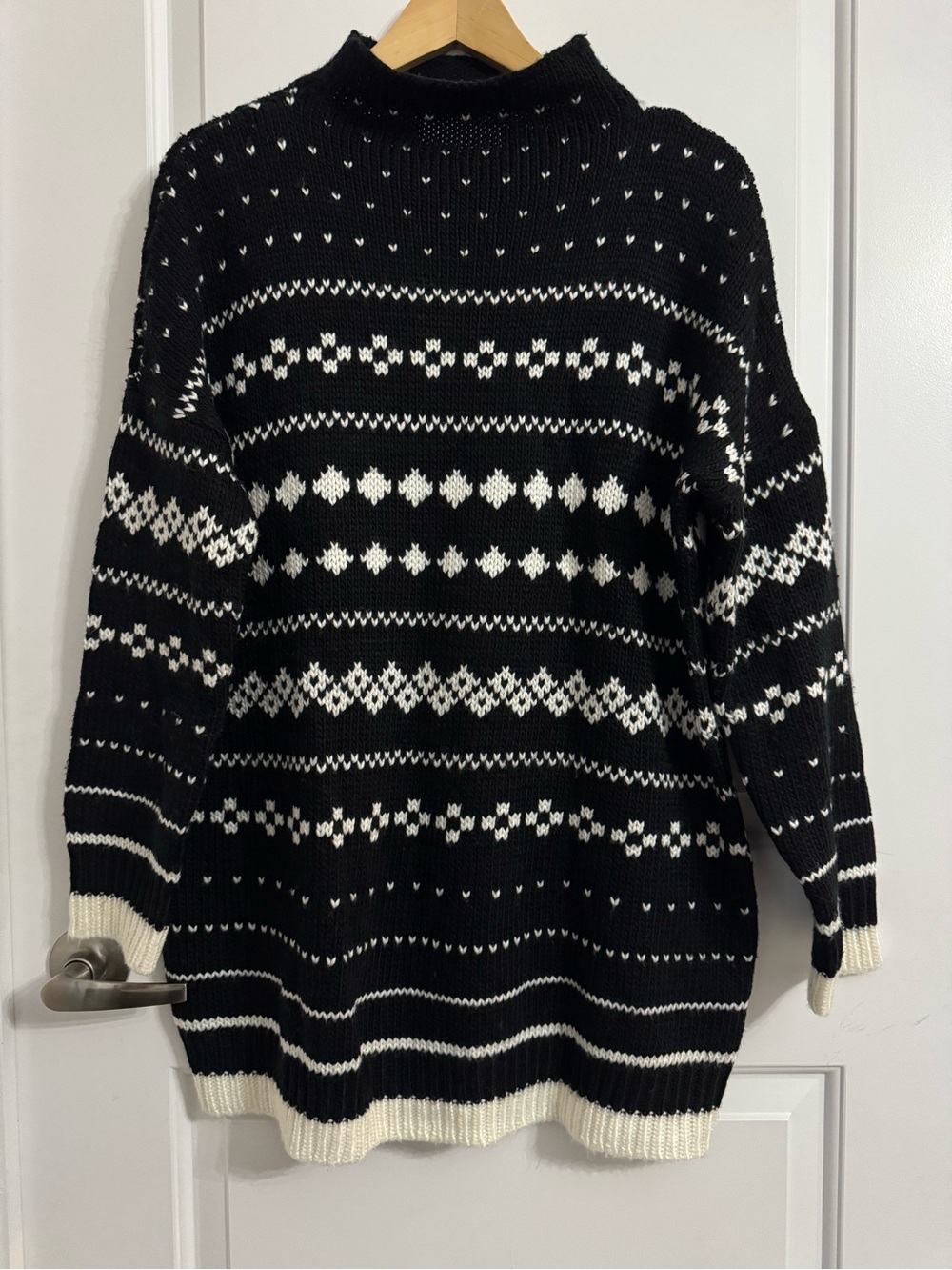 John + Jenn black and white mock neck sweater dress, oversized small